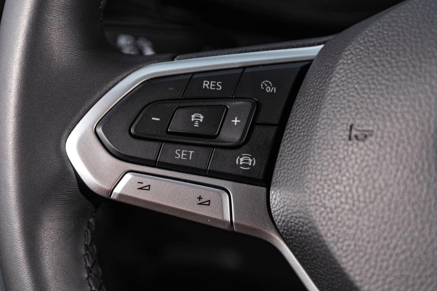 Детали интерьера Volkswagen Multivan Bulli (T6.1) 2019 года  (фото 50 из 86)